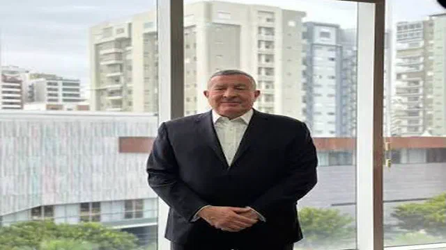 Ricardo Antonio Pellerano Paradas, en una oficina.