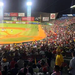 Vista del estadio Quisqueya Juan Marichal, en Santo Domingo, casa de los Tigres del Licey y los Leones del Escogido.
