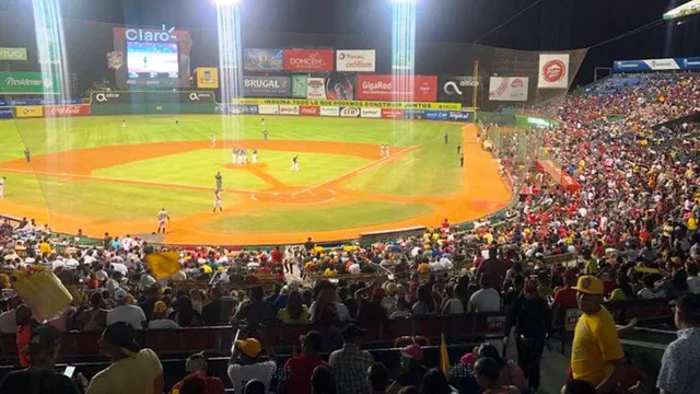Vista del estadio Quisqueya Juan Marichal, en Santo Domingo, casa de los Tigres del Licey y los Leones del Escogido.